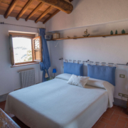 Il Borghino Retreat Centre - twin bed or double room in the house called Il Melograno - Azzurra. Yoga Retreat Italy