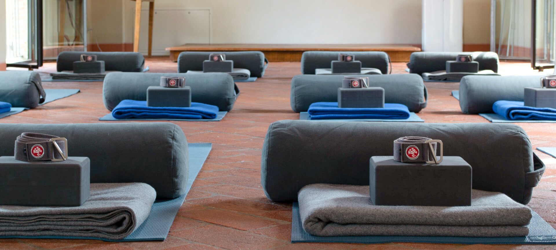 Villa Tramonte - Quality Manduka Yoga Props